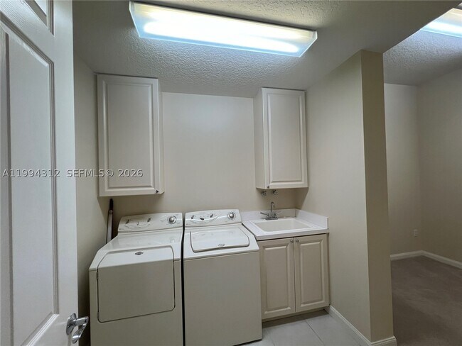 Building Photo - 5 FL-5