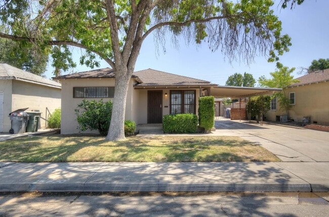 Primary Photo - 1724 N West Ave