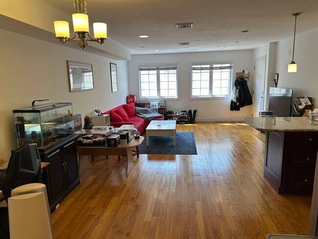 Building Photo - 124 68th St