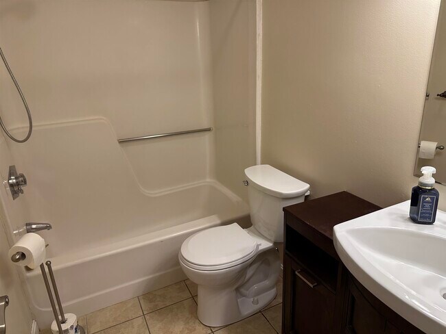 Building Photo - 113 Cluff Crossing Rd