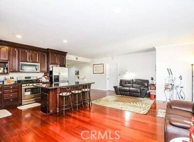 Building Photo - 926 S Manhattan Pl
