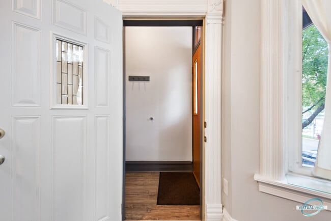 Building Photo - 3510 S Union Ave