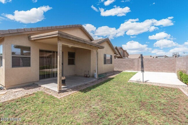 Building Photo - 10833 W Elm Ln