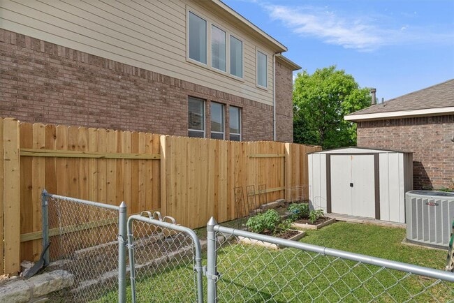 Building Photo - 4211 Woodhaven Trail