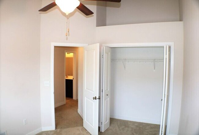 Building Photo - $2,000 | 3 Bedroom, 3 Bathroom TOWN HOME | PET Friendly* | Sublease* | Available for August 1st, ...