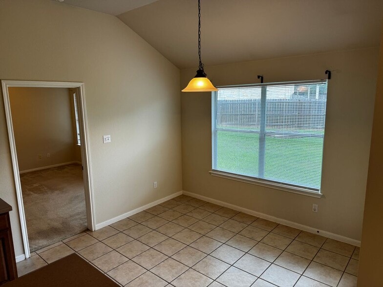 Building Photo - 1600 Melissa Oaks Ln