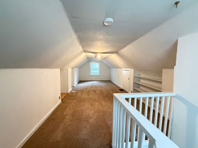 Building Photo - 3 Bedroom Home With A  Basement And Large Back Yard