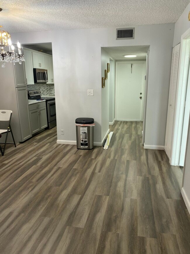 Building Photo - 6890 Royal Palm Blvd