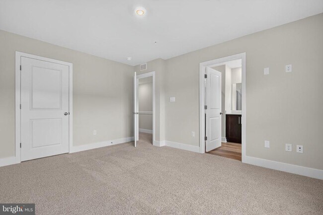 Building Photo - 10708 Meridian Hill Way