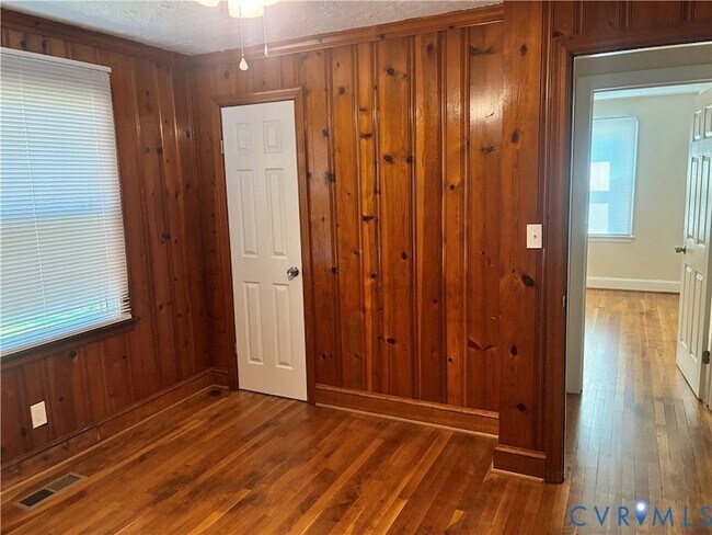 Building Photo - 106 Hargrave Ave