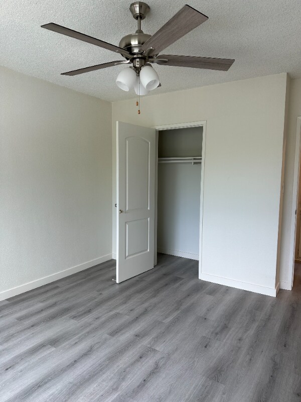 Building Photo - 897 Center St