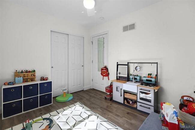 Building Photo - 145 Barkwood Trails Dr