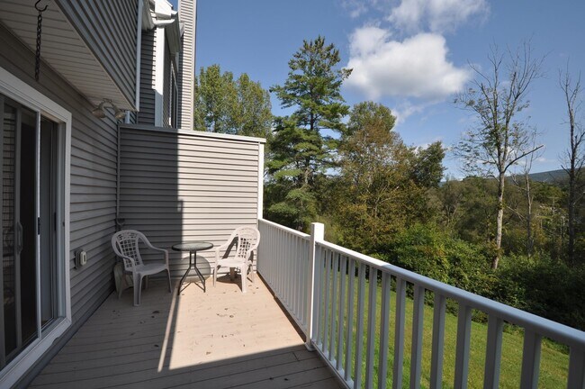 Building Photo - 181 Riverside Townhouses Rd