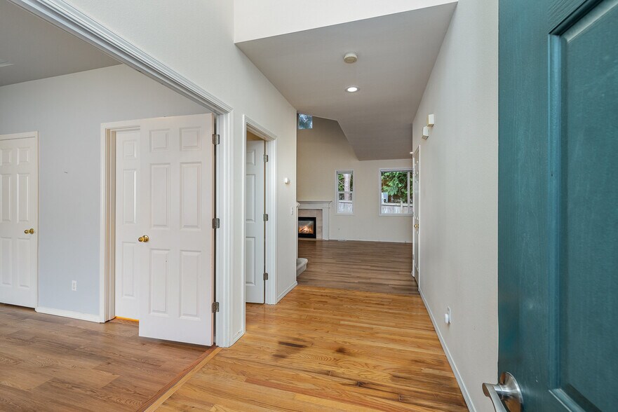 Building Photo - 4720 160th Pl SW