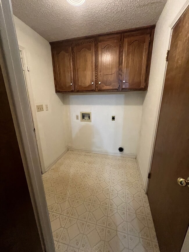 Building Photo - 203 Kimball Dr