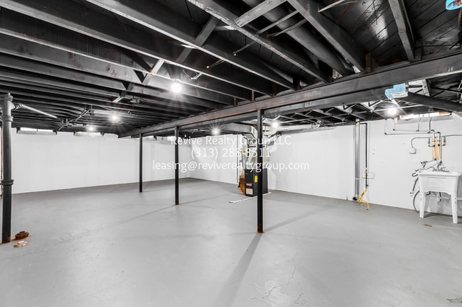 Building Photo - 7223 Mohawk St