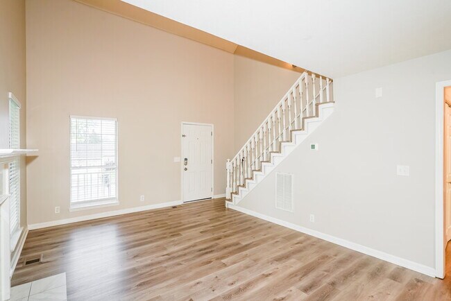 Building Photo - 1205 Danbury Ct