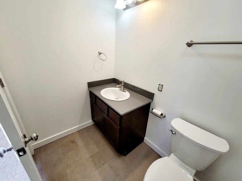 Building Photo - 2236 Baxter Ln