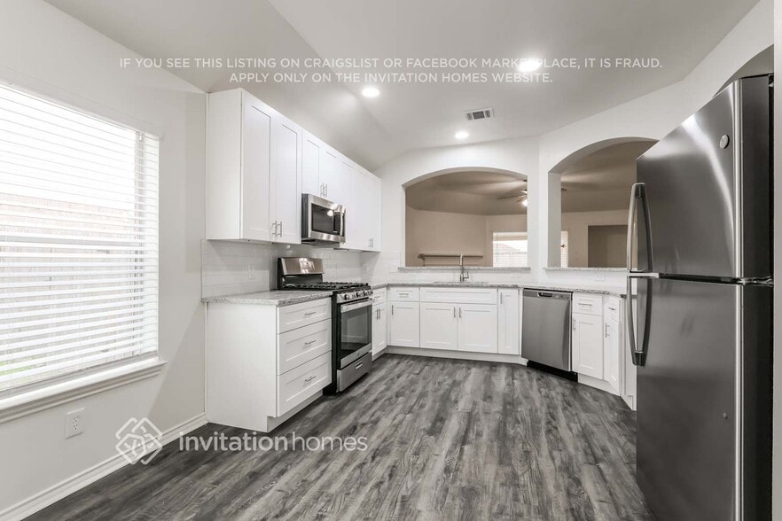 Building Photo - 15414 Misty Dawn Tr