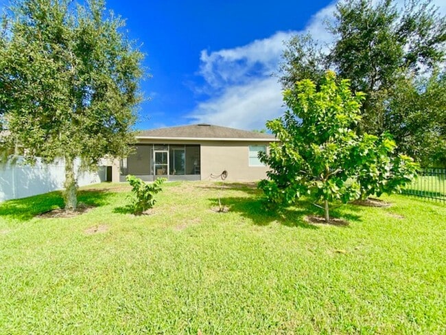 Building Photo - Water View 4/3 in Wyndham Lakes Estates ne...