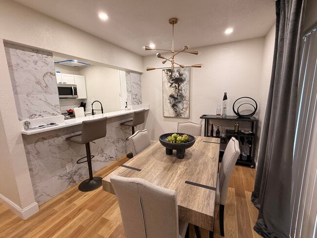 Building Photo - 5130 Elmhurst Rd