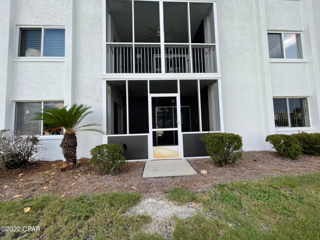 Building Photo - 112 Fairway Blvd