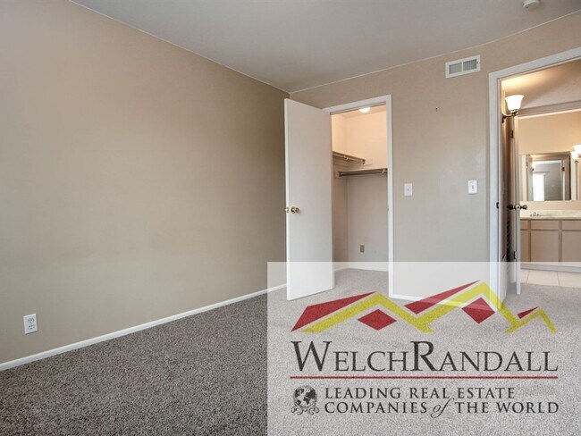 Building Photo - Your Roy Condo Retreat – 2 Bed, 1 Bath, Mo...