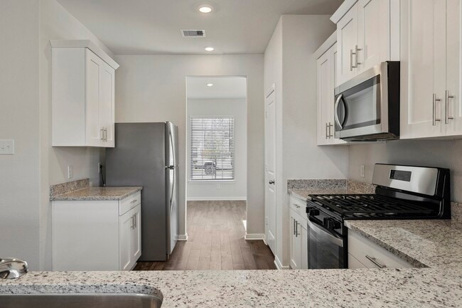 Building Photo - 15631 Plum Brk Dr
