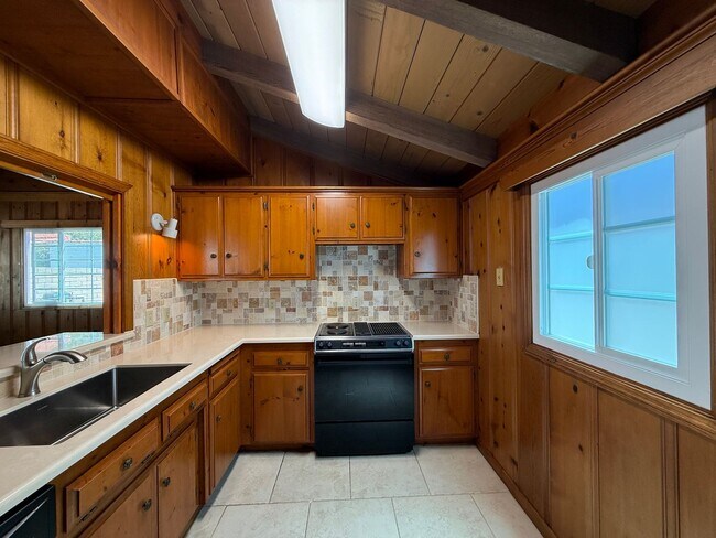 Building Photo - 161 Palm Ct Dr