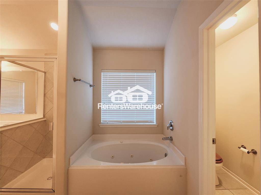 Building Photo - 16915 Melvin Oaks Ct