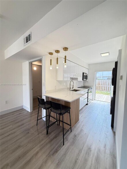 Building Photo - 15250 SW 80th St