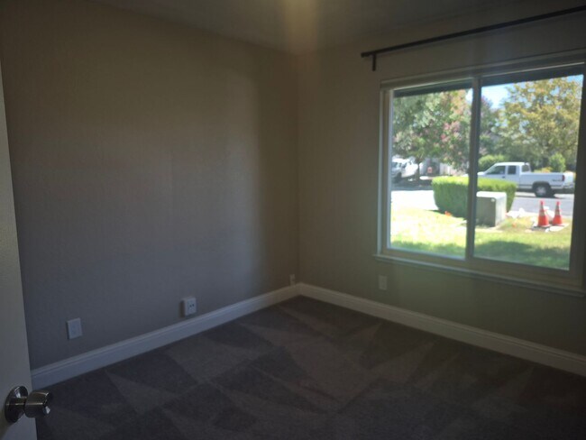 Building Photo - 1157 Socorro Way