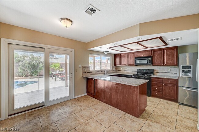 Building Photo - 6813 W Greydawn Dr