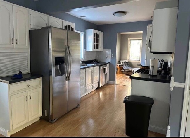 Building Photo - 1940 E Cedarwood Cir