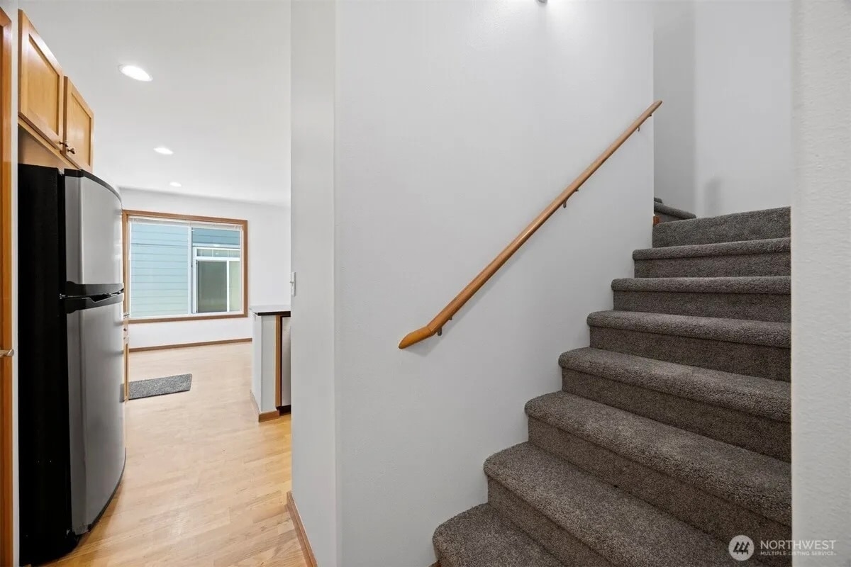 Building Photo - 6214 Malloy Ave