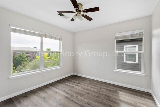 Building Photo - 4157 W 118th Pl