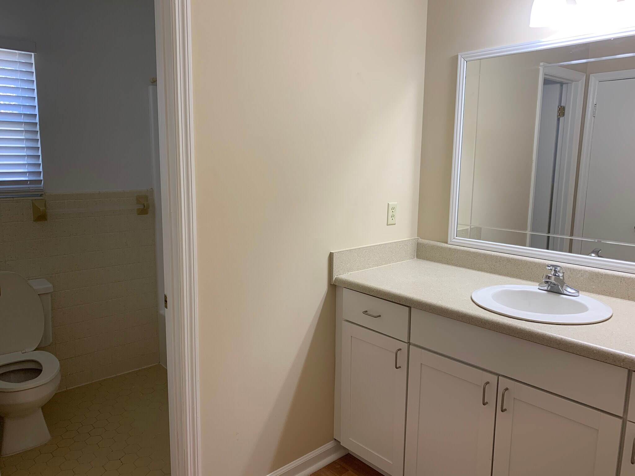 Building Photo - 3085 Speicher Cir