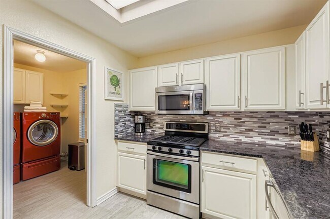Building Photo - 312 Brentwood Dr
