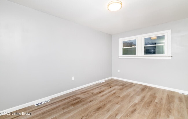 Building Photo - 204 W Warfield St