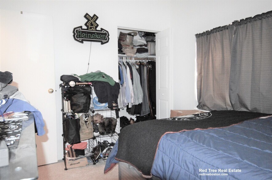 Building Photo - 35 Belmont St