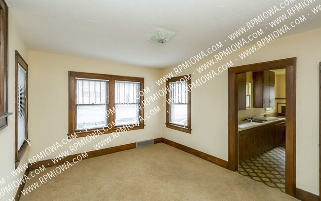 Building Photo - 1007 Wilson Ave