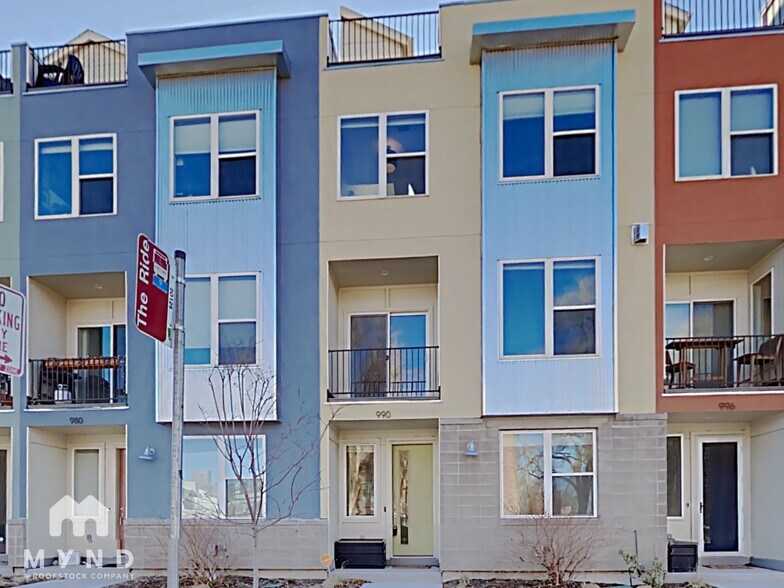Primary Photo - 990 W 9th Ave