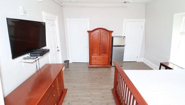 Building Photo - 44 South St