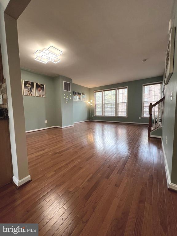 Building Photo - 1604 Sebring Ct