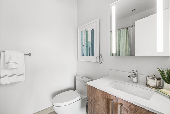 Building Photo - 420 W Broadway