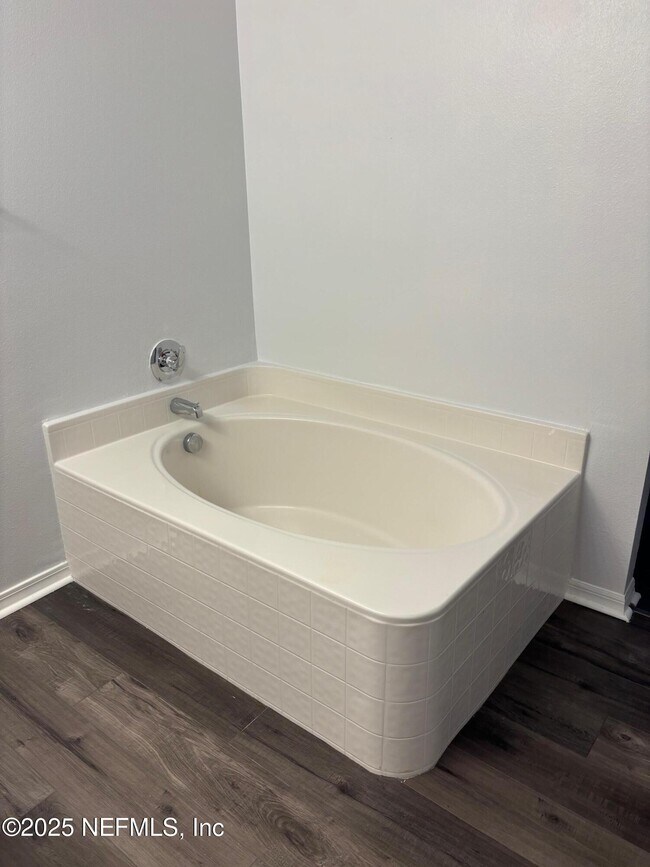 Building Photo - 7086 Shady Pine Ct