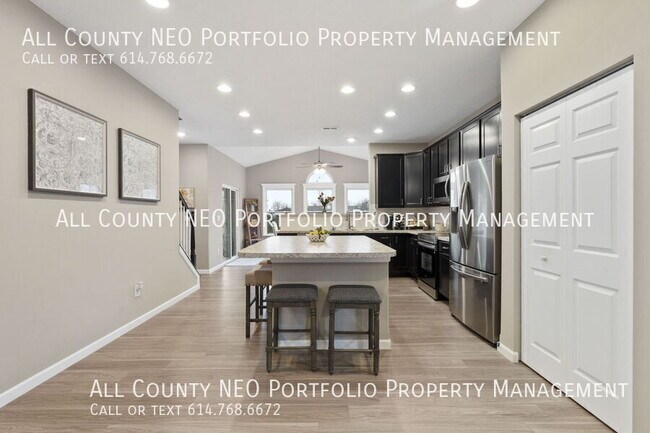 Building Photo - P1481 Channel Pl