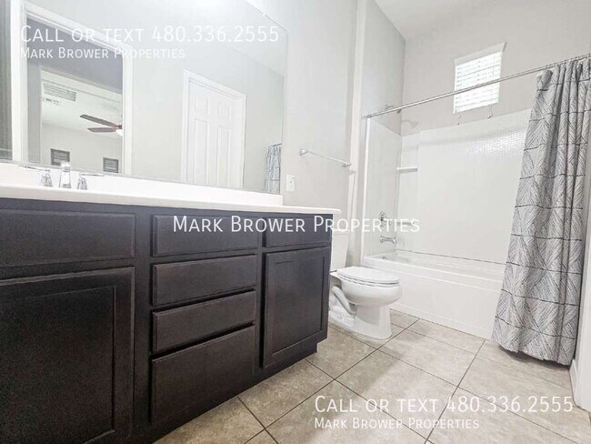 Building Photo - 3345 E Indigo St