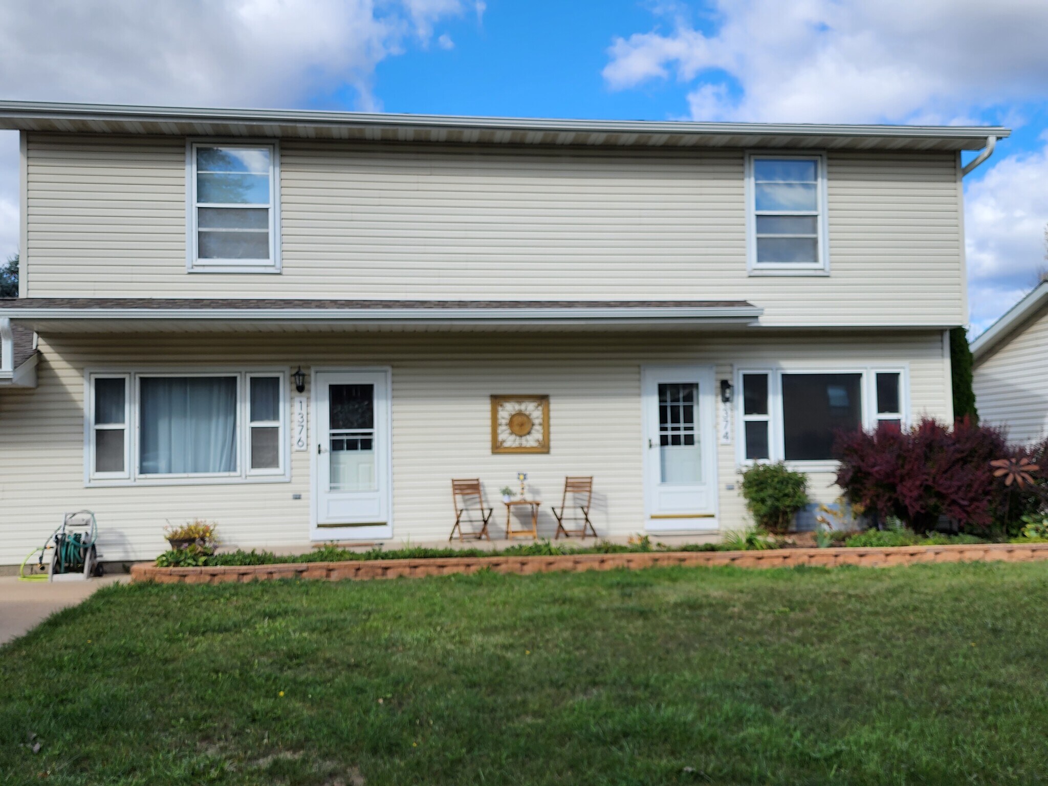 Building Photo - 1376 W Hiawatha Dr