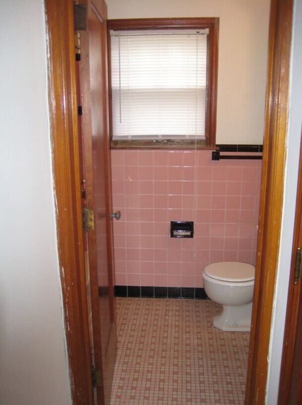 Building Photo - 2932 Drew Ave S